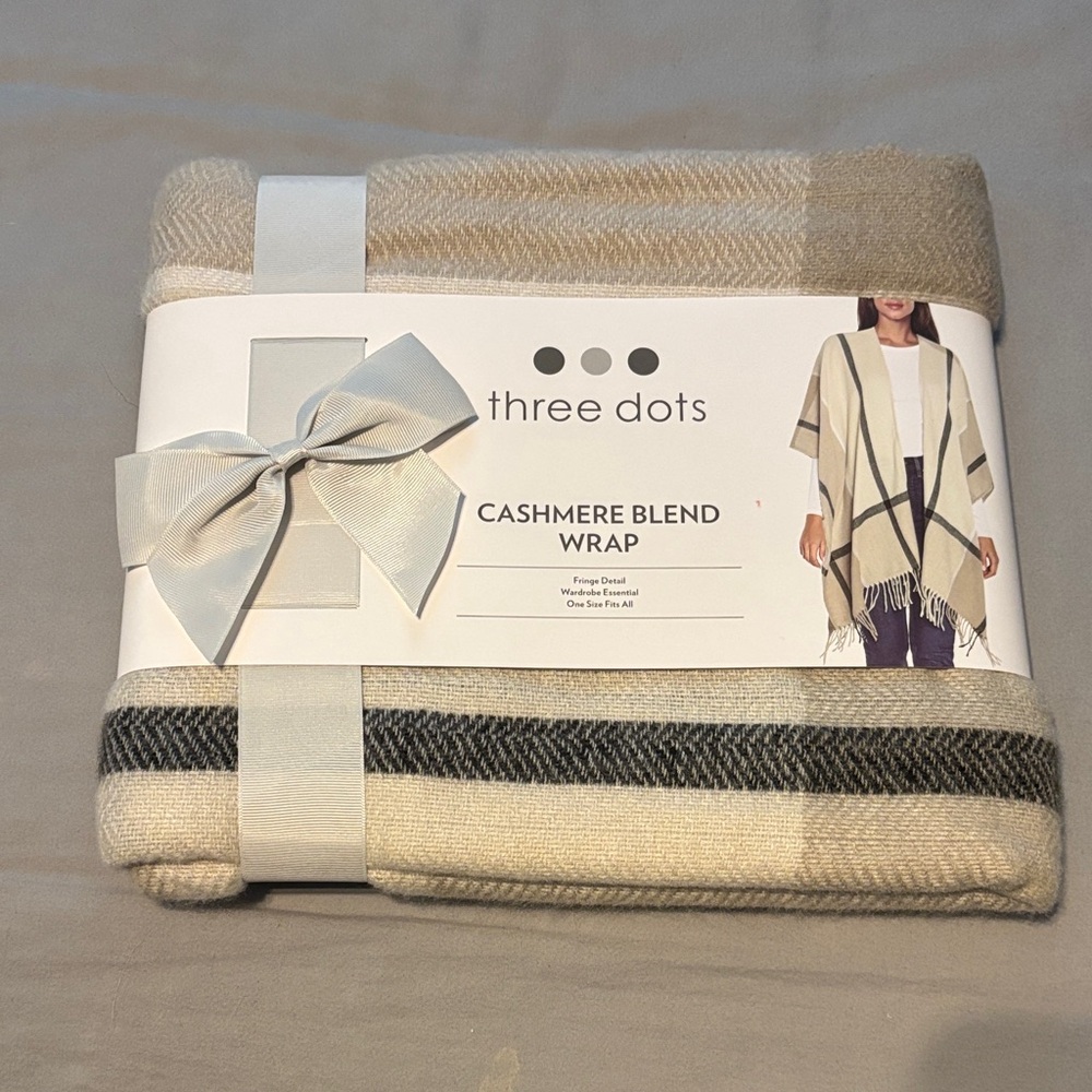Three Dots Cashmere Blend Shawl in Cream and Black